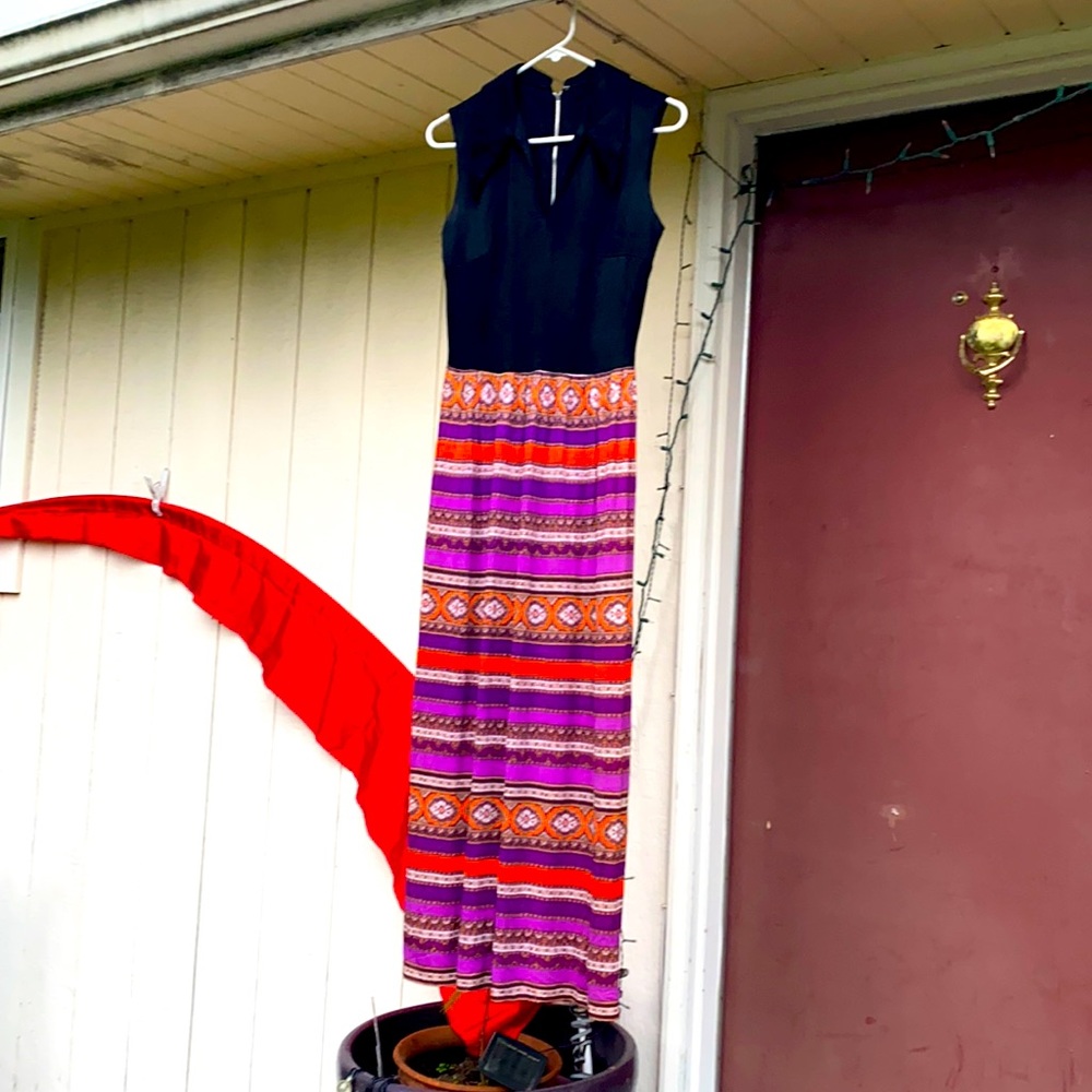 Vintage 70s gown with spunky colors